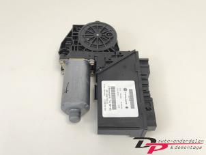 Gebruikte Motor electrisch raam Volkswagen Phaeton (3D) 3.2 V6 30V Prijs € 25,00 Margeregeling aangeboden door DP Auto-onderdelen & Demontage