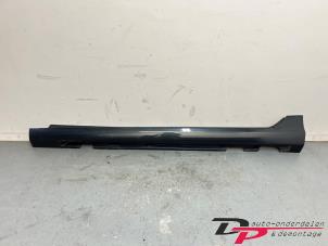 Gebruikte Sideskirt links Volvo V60 I (FW/GW) 2.0 T 16V Prijs € 45,00 Margeregeling aangeboden door DP Auto-onderdelen & Demontage