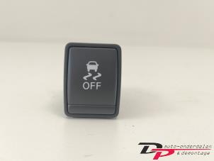 Gebruikte ESP Schakelaar Nissan X-Trail (T32) 1.6 DIG-T 16V Prijs € 9,00 Margeregeling aangeboden door DP Auto-onderdelen & Demontage