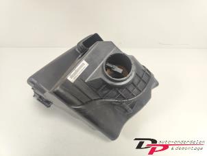 Gebruikte Luchtfilterhuis BMW 3 serie (E90) 318i 16V Prijs € 28,00 Margeregeling aangeboden door DP Auto-onderdelen & Demontage
