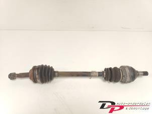 Gebruikte Aandrijfas links-voor Chevrolet Aveo (250) 1.2 16V Prijs € 23,00 Margeregeling aangeboden door DP Auto-onderdelen & Demontage