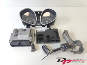 Gebruikte Kontaktslot + computer Ford Fiesta 6 (JA8) 1.0 EcoBoost 12V 100 Prijs € 90,00 Margeregeling aangeboden door DP Auto-onderdelen & Demontage