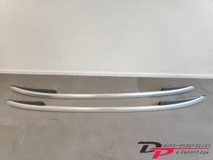 Gebruikte Dakrail set Renault Clio IV Estate/Grandtour (7R) 1.5 Energy dCi 90 FAP Prijs € 49,50 Margeregeling aangeboden door DP Auto-onderdelen & Demontage