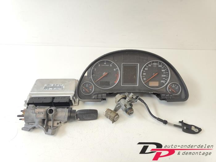 Gebruikte Kontaktslot + computer Audi A4 (B6) 1.8 T 20V Prijs € 99,00 Margeregeling aangeboden door DP Auto-onderdelen & Demontage