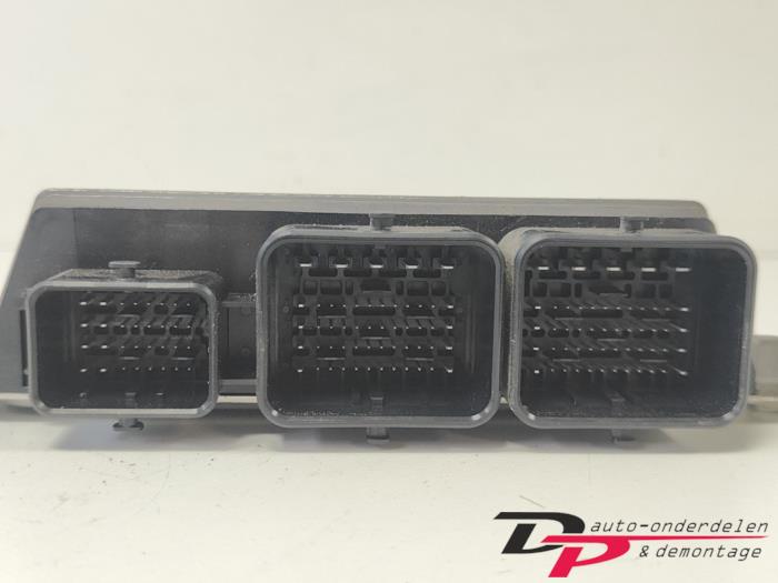 Kontaktslot + computer van een Peugeot 208 I (CA/CC/CK/CL) 1.2 Vti 12V PureTech 82 2012