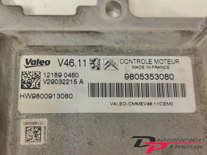 Kontaktslot + computer van een Peugeot 208 I (CA/CC/CK/CL) 1.2 Vti 12V PureTech 82 2012