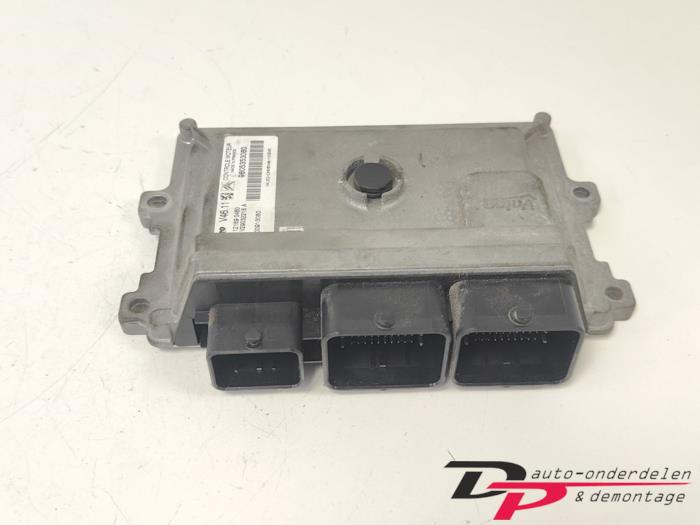 Kontaktslot + computer van een Peugeot 208 I (CA/CC/CK/CL) 1.2 Vti 12V PureTech 82 2012