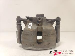 Gebruikte Remklauw (Tang) rechts-voor Audi A3 (8V1/8VK) 1.6 TDI Ultra 16V Prijs € 8,40 Margeregeling aangeboden door DP Auto-onderdelen & Demontage