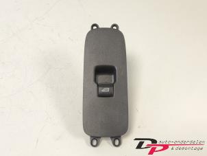 Gebruikte Elektrisch Raam Schakelaar Volvo C30 (EK/MK) 1.6 D 16V Prijs € 7,00 Margeregeling aangeboden door DP Auto-onderdelen & Demontage