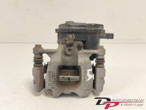 Gebruikte Remklauw (Tang) links-achter Jeep Renegade (BU) 1.0 GSE T3 12V Prijs € 35,00 Margeregeling aangeboden door DP Auto-onderdelen & Demontage