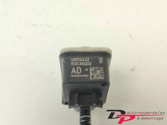 Airbag Sensor van een Opel Astra K 1.6 CDTI 110 16V 2018