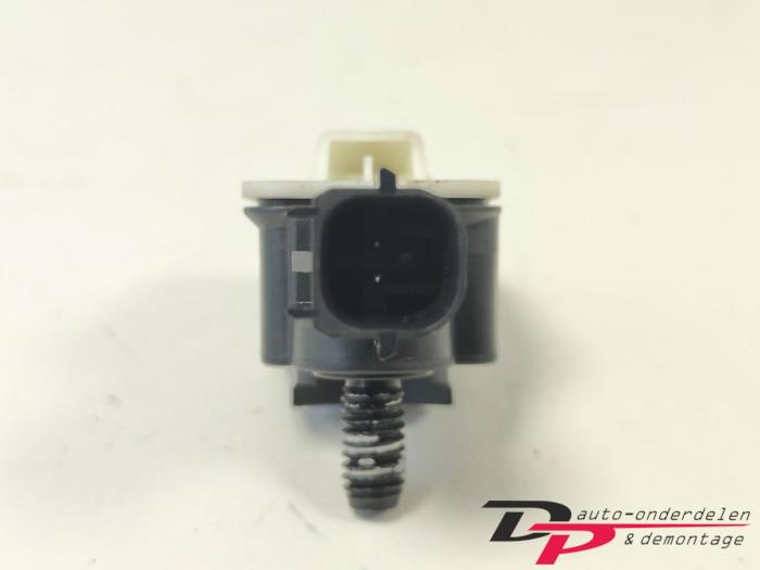 Airbag Sensor van een Opel Astra K 1.6 CDTI 110 16V 2018