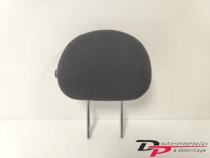 Gebruikte Hoofdsteun Mercedes C (W203) 1.8 C-180K 16V Prijs € 20,00 Margeregeling aangeboden door DP Auto-onderdelen & Demontage