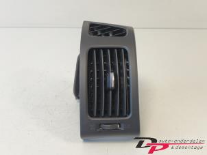 Gebruikte Luchtrooster Dashboard Hyundai i30 Crosswagon (WWH) 1.4 CVVT 16V Prijs € 14,00 Margeregeling aangeboden door DP Auto-onderdelen & Demontage