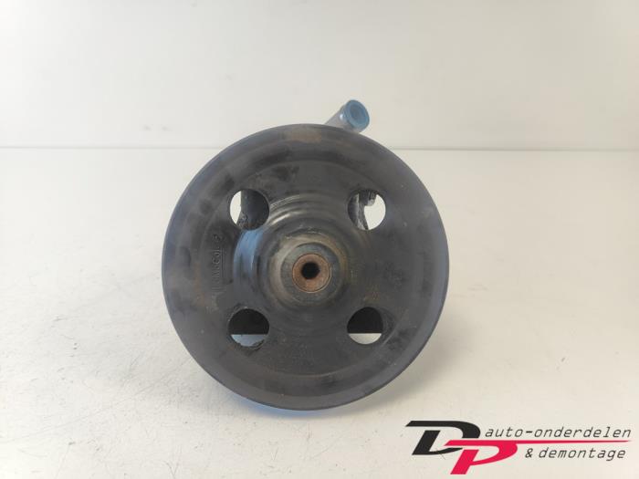 Stuurbekrachtiging Pomp van een Land Rover Freelander II 2.2 td4 16V 2008