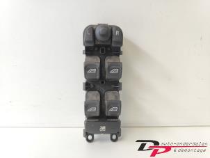 Gebruikte Raam schakelaar elektrisch Landrover Freelander II 2.2 td4 16V Prijs € 27,95 Margeregeling aangeboden door DP Auto-onderdelen & Demontage