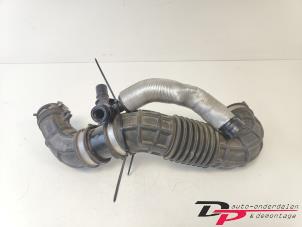 Gebruikte Luchtinlaat slang Ford Transit Custom 2.0 TDCi 16V Eco Blue 105 Prijs € 19,00 Margeregeling aangeboden door DP Auto-onderdelen & Demontage