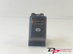 Gebruikte Handrem schakelaar Landrover Discovery III (LAA/TAA) 2.7 TD V6 Prijs € 19,95 Margeregeling aangeboden door DP Auto-onderdelen & Demontage