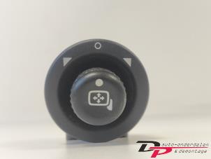 Gebruikte Schakelaar Spiegel Landrover Discovery III (LAA/TAA) 2.7 TD V6 Prijs € 13,95 Margeregeling aangeboden door DP Auto-onderdelen & Demontage