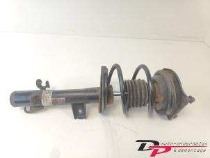 Gebruikte Mac Phersonpoot rechts-voor BMW Mini One/Cooper (R50) 1.6 16V One Prijs € 19,95 Margeregeling aangeboden door DP Auto-onderdelen & Demontage