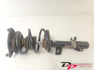 Gebruikte Mac Phersonpoot links-voor BMW Mini One/Cooper (R50) 1.6 16V One Prijs € 19,95 Margeregeling aangeboden door DP Auto-onderdelen & Demontage