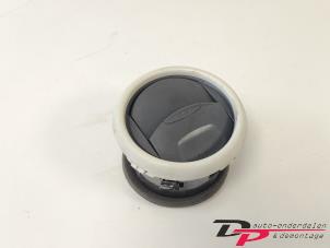Gebruikte Luchtrooster Dashboard Ford Ka II 1.2 Prijs € 9,95 Margeregeling aangeboden door DP Auto-onderdelen & Demontage