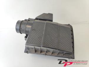 Gebruikte Luchtfilterhuis Landrover Discovery III (LAA/TAA) 2.7 TD V6 Prijs € 19,00 Margeregeling aangeboden door DP Auto-onderdelen & Demontage