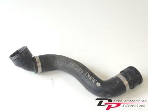 Gebruikte Radiateurslang Mercedes C Estate (S205) C-220 CDI BlueTEC, C-220 d 2.2 16V Prijs € 10,00 Margeregeling aangeboden door DP Auto-onderdelen & Demontage