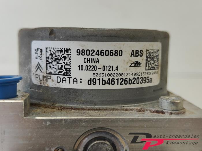 ABS Pomp van een Citroën C3 Picasso (SH) 1.4 16V VTI 95 2014
