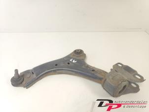 Gebruikte Triangel links-voor Ford S-Max (GBW) 2.0 16V Prijs € 15,00 Margeregeling aangeboden door DP Auto-onderdelen & Demontage