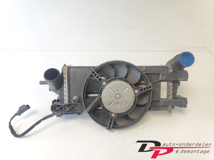Gebruikte Intercooler Ford Focus 3 1.0 Ti-VCT EcoBoost 12V 100 Prijs € 29,95 Margeregeling aangeboden door DP Auto-onderdelen & Demontage