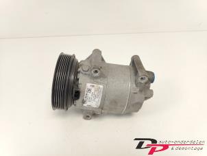 Gebruikte Pomp Airco Renault Scénic II (JM) 1.6 16V Prijs € 39,95 Margeregeling aangeboden door DP Auto-onderdelen & Demontage