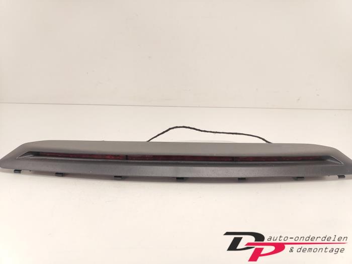 Gebruikte Extra Remlicht midden Mercedes E (W213) E-220d 2.0 Turbo 16V Prijs € 14,95 Margeregeling aangeboden door DP Auto-onderdelen & Demontage