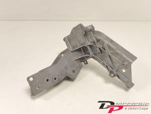 Gebruikte Frontdeel steun Mercedes E (W213) E-220d 2.0 Turbo 16V Prijs € 19,00 Margeregeling aangeboden door DP Auto-onderdelen & Demontage