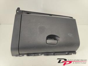 Gebruikte Handschoenenkastje Renault Grand Scénic III (JZ) 1.4 16V TCe 130 Prijs € 17,00 Margeregeling aangeboden door DP Auto-onderdelen & Demontage