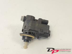 Gebruikte Motor Koplamp Renault Grand Scénic III (JZ) 1.4 16V TCe 130 Prijs € 7,00 Margeregeling aangeboden door DP Auto-onderdelen & Demontage