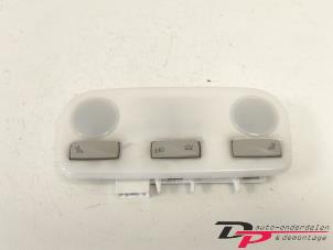 Gebruikte Binnenverlichting voor Renault Grand Scénic III (JZ) 1.4 16V TCe 130 Prijs € 10,00 Margeregeling aangeboden door DP Auto-onderdelen & Demontage