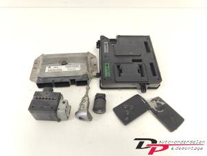 Gebruikte Kontaktslot + computer Renault Grand Scénic III (JZ) 1.4 16V TCe 130 Prijs € 120,00 Margeregeling aangeboden door DP Auto-onderdelen & Demontage