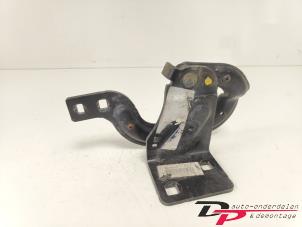 Gebruikte Achterklep Scharnier Peugeot 3008 I (0U/HU) 1.6 16V THP 155 Prijs € 14,95 Margeregeling aangeboden door DP Auto-onderdelen & Demontage