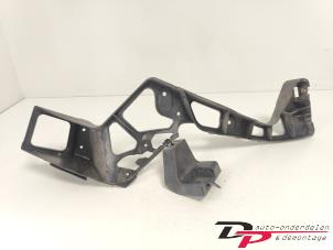 Gebruikte Bumpersteun links-achter Ford Mondeo IV Wagon 1.6 EcoBoost 16V Prijs € 20,00 Margeregeling aangeboden door DP Auto-onderdelen & Demontage