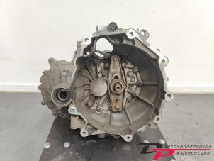 Gebruikte Versnellingsbak Volkswagen Up! (121) 1.0 12V 60 Prijs € 200,00 Margeregeling aangeboden door DP Auto-onderdelen & Demontage