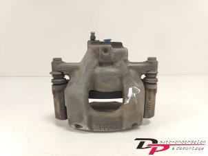 Gebruikte Remklauw (Tang) rechts-voor Peugeot 108 1.0 12V Prijs € 9,00 Margeregeling aangeboden door DP Auto-onderdelen & Demontage