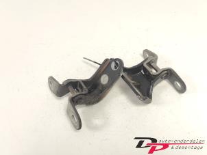 Gebruikte Scharnier deur links-achter Hyundai i40 CW (VFC) 1.6 GDI 16V Prijs € 25,00 Margeregeling aangeboden door DP Auto-onderdelen & Demontage