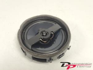 Gebruikte Speaker Mitsubishi ASX 2.0 MIVEC 16V Prijs € 20,00 Margeregeling aangeboden door DP Auto-onderdelen & Demontage