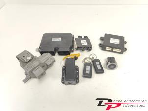 Gebruikte Kontaktslot + computer Mitsubishi ASX 2.0 MIVEC 16V Prijs € 175,00 Margeregeling aangeboden door DP Auto-onderdelen & Demontage