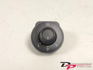 Gebruikte Schakelaar Spiegel Volkswagen Polo V (6R) 1.0 12V BlueMotion Technology Prijs € 14,95 Margeregeling aangeboden door DP Auto-onderdelen & Demontage