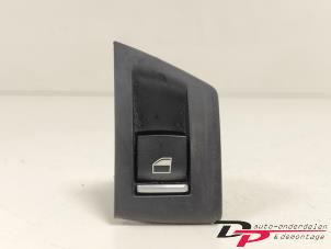 Gebruikte Elektrisch Raam Schakelaar BMW 5 serie Touring (F11) 520d xDrive 16V Prijs € 8,95 Margeregeling aangeboden door DP Auto-onderdelen & Demontage