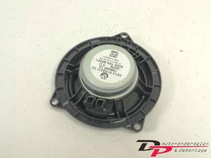 Gebruikte Speaker BMW 3 serie Touring (E91) 318d 16V Prijs € 8,50 Margeregeling aangeboden door DP Auto-onderdelen & Demontage