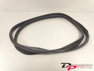 Gebruikte Deurrubber 4Deurs links-achter Peugeot 5008 I (0A/0E) 1.6 THP 16V Prijs € 15,00 Margeregeling aangeboden door DP Auto-onderdelen & Demontage