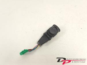 Gebruikte Kachel Schakelaar Peugeot 5008 I (0A/0E) 1.6 THP 16V Prijs € 9,00 Margeregeling aangeboden door DP Auto-onderdelen & Demontage